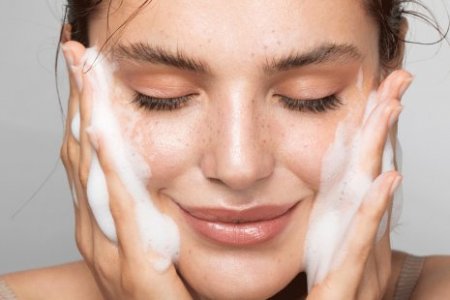 Bioderma - woman shower face